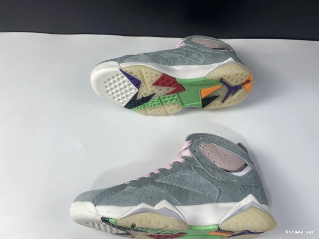 7 Neutral Air Grey Retro Jordan CT8528-002 0630